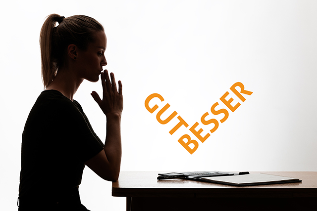 Interne Audits - die richtigen Fragen stellen Der Begriff "Audit" bedeutet Zuhören. Ein Auditor stellt Fragen und bewertet die Antworten der befragten Person. Bei der Bewertung wird festgestellt, wo bereits gut gearbeitet wird und wo noch Verbesserung möglich ist.